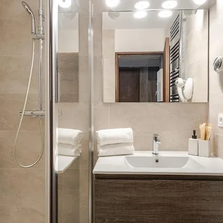 Josephines Apartament *